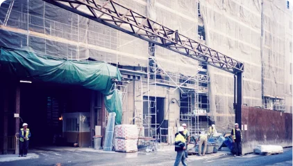 Trabajos de reparación y obras menores de construcción realizados por equipo profesional